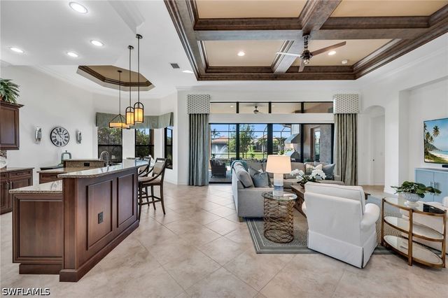 7296 Lantana CIR, Naples, FL 34119