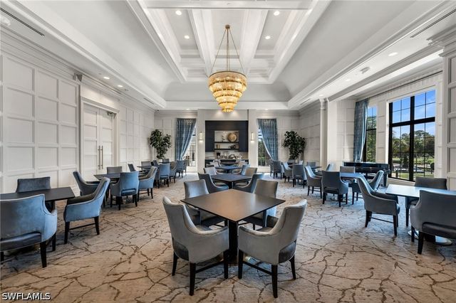 7296 Lantana CIR, Naples, FL 34119