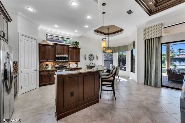 7296 Lantana CIR, Naples, FL 34119