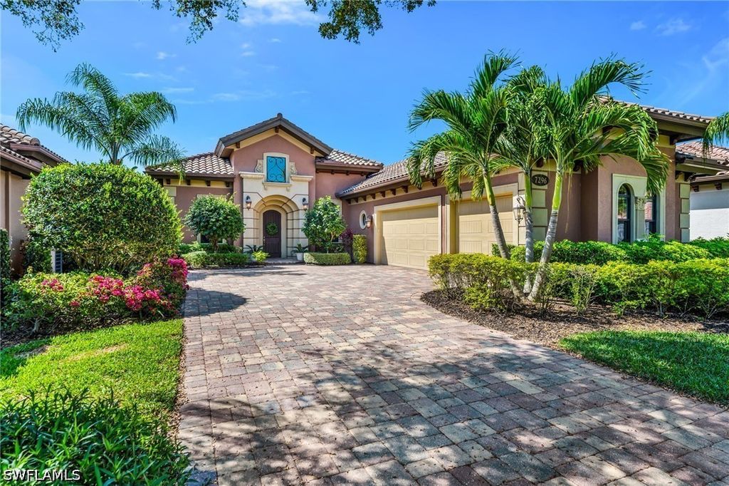 7296 Lantana CIR, Naples, FL 34119