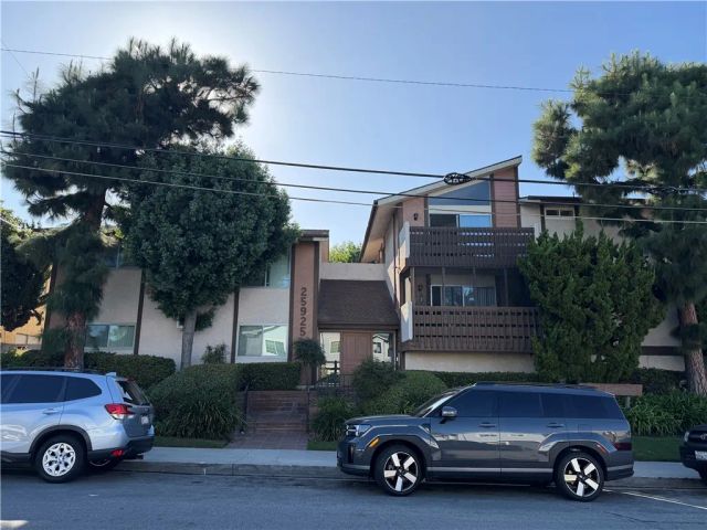 25925 Oak Street 104, Lomita, CA 90717