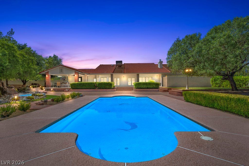 8180 West Red Coach Avenue, Las Vegas, NV 89129 — exterior