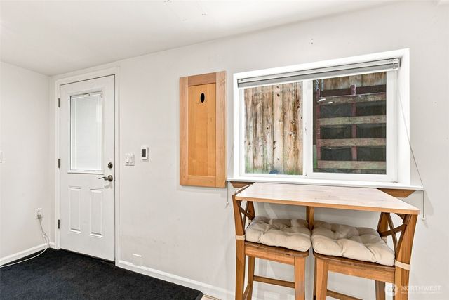1116 N 76th Street, Seattle, WA 98103