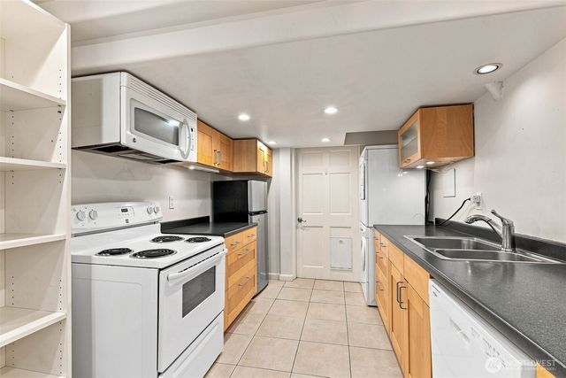 1116 N 76th Street, Seattle, WA 98103