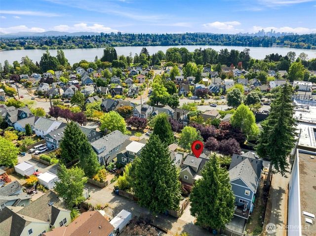 1116 N 76th Street, Seattle, WA 98103
