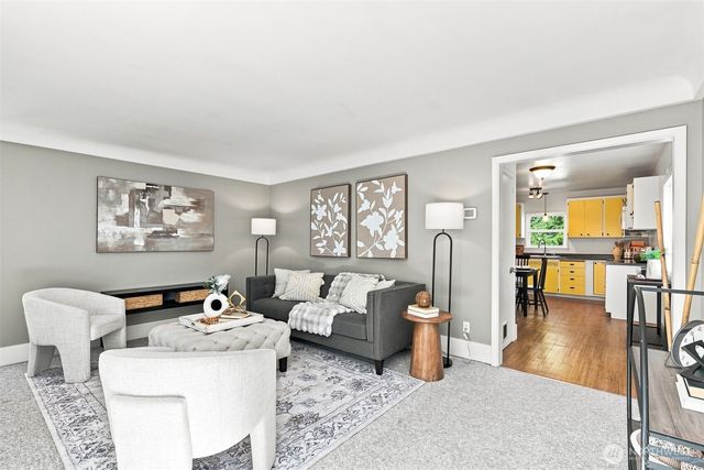 1116 N 76th Street, Seattle, WA 98103