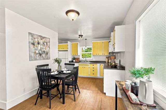 1116 N 76th Street, Seattle, WA 98103