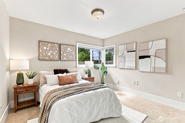 1116 N 76th Street, Seattle, WA 98103