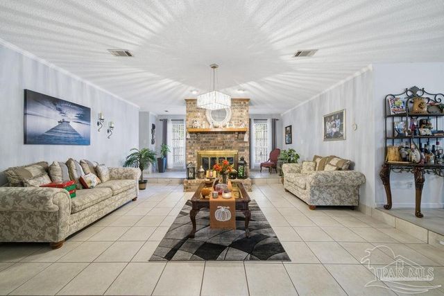 7201 Mier Henry Rd, Pensacola, FL 32506