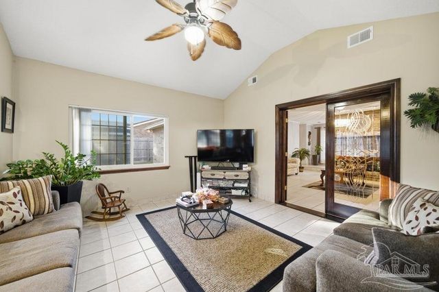 7201 Mier Henry Rd, Pensacola, FL 32506