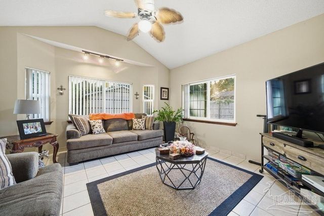 7201 Mier Henry Rd, Pensacola, FL 32506