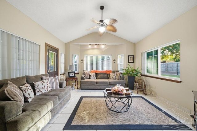 7201 Mier Henry Rd, Pensacola, FL 32506