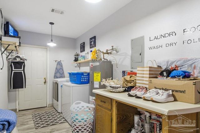 7201 Mier Henry Rd, Pensacola, FL 32506