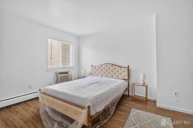 22 Lake Avenue 5A, East Brunswick, NJ 08816
