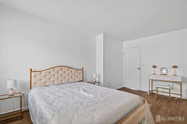 22 Lake Avenue 5A, East Brunswick, NJ 08816