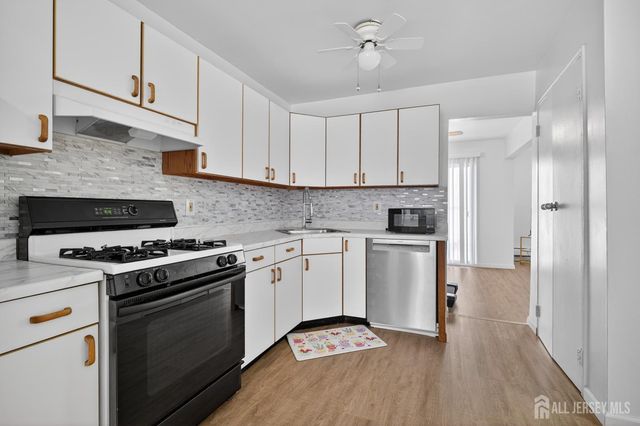 22 Lake Avenue 5A, East Brunswick, NJ 08816
