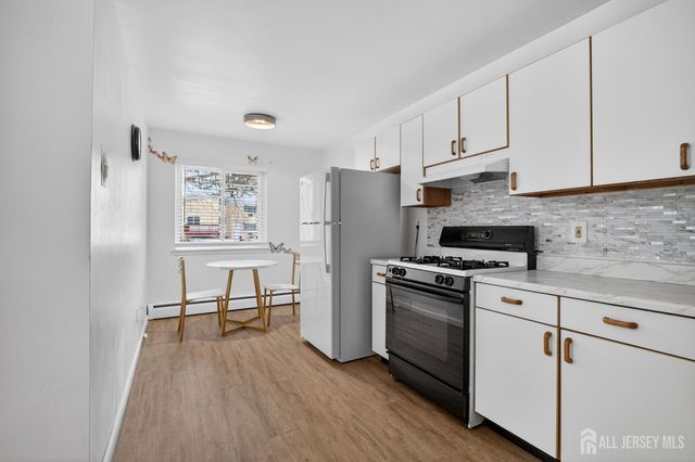22 Lake Avenue 5A, East Brunswick, NJ 08816