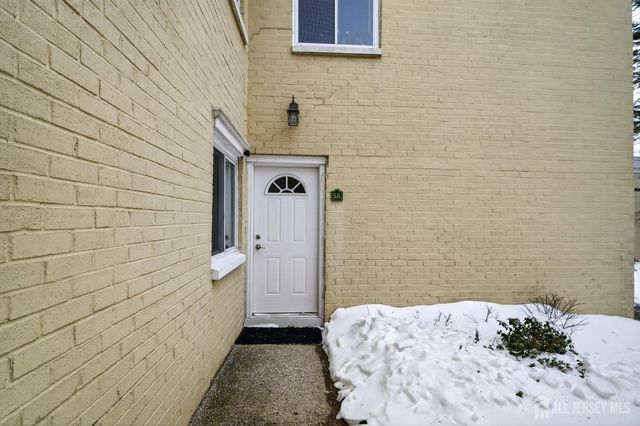 22 Lake Avenue 5A, East Brunswick, NJ 08816