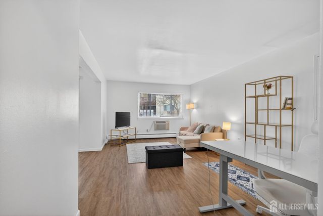 22 Lake Avenue 5A, East Brunswick, NJ 08816
