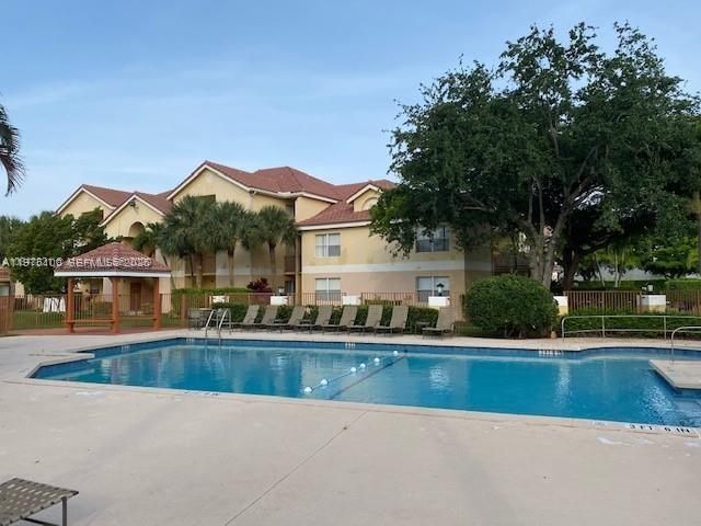 7630 Westwood Dr 327, Tamarac, FL 33321