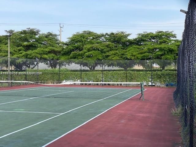 7630 Westwood Dr 327, Tamarac, FL 33321