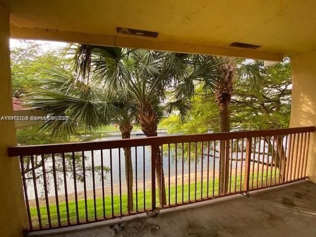 7630 Westwood Dr 327, Tamarac, FL 33321