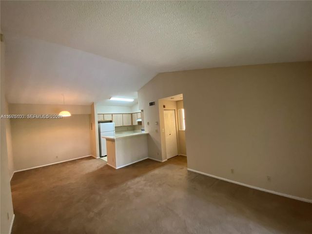 7630 Westwood Dr 327, Tamarac, FL 33321