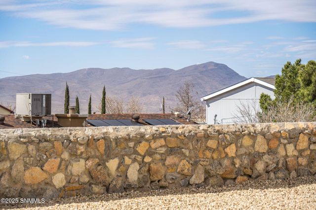 5213 Navajo Trail, Las Cruces, NM 88012