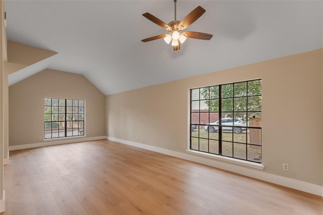 10 White Fawn Drive, Spring, TX 77381