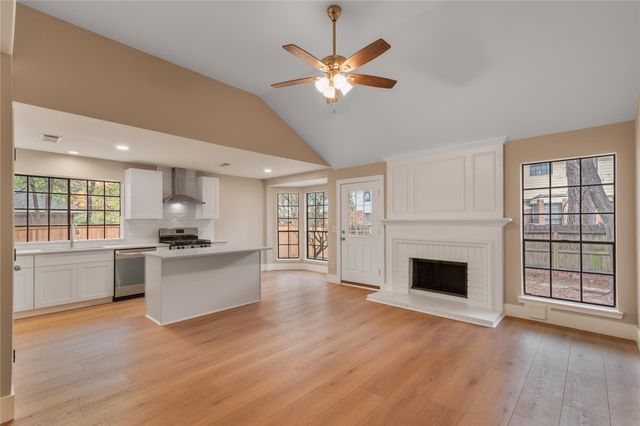 10 White Fawn Drive, Spring, TX 77381