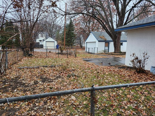 1746 Nevada Avenue E, Saint Paul, MN 55106