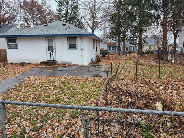 1746 Nevada Avenue E, Saint Paul, MN 55106