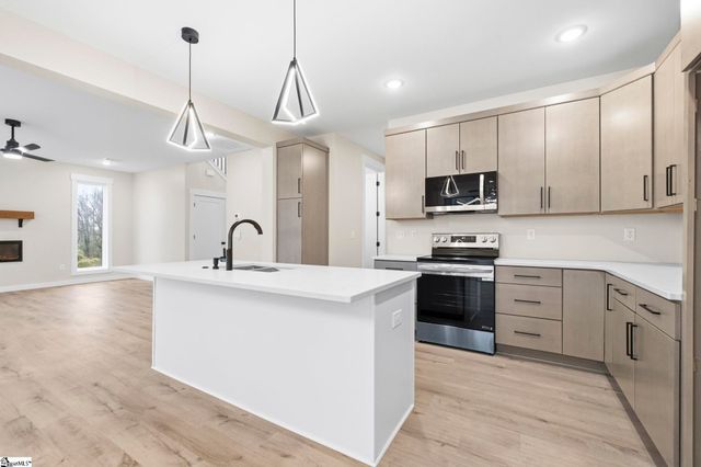 123 Jackson Street Street, Greer, SC 29650