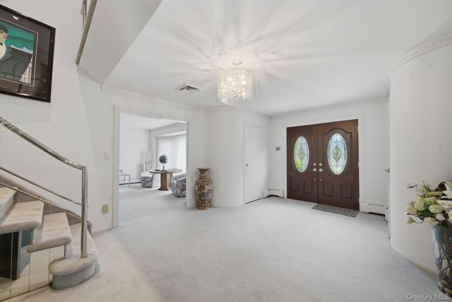 35 High Pasture Circle, Dix Hills, NY 11746
