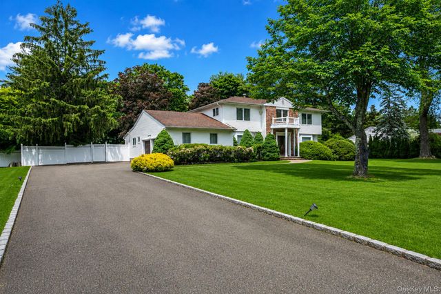 35 High Pasture Circle, Dix Hills, NY 11746