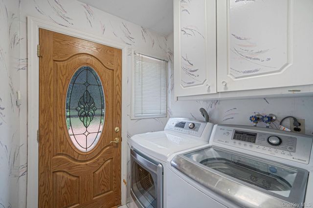 35 High Pasture Circle, Dix Hills, NY 11746