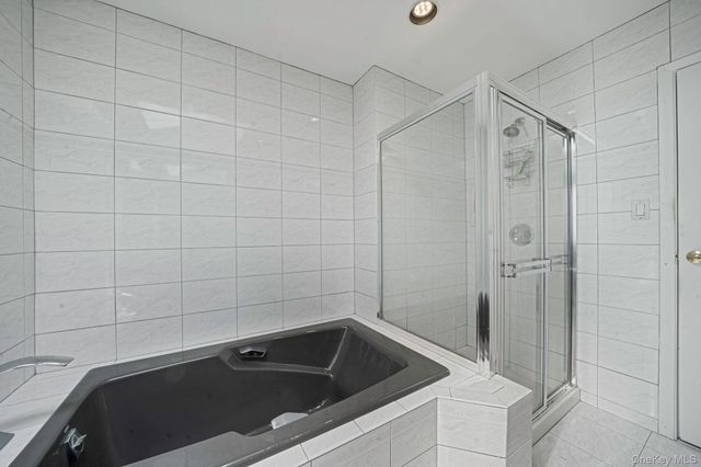35 High Pasture Circle, Dix Hills, NY 11746