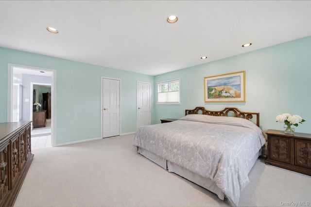 35 High Pasture Circle, Dix Hills, NY 11746