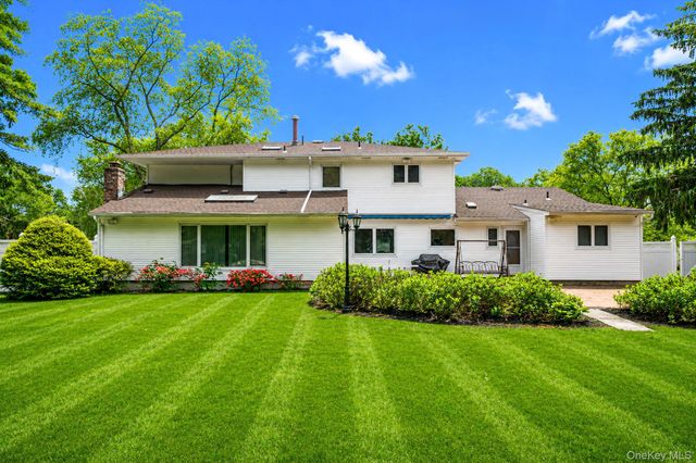 35 High Pasture Circle, Dix Hills, NY 11746