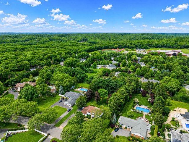 35 High Pasture Circle, Dix Hills, NY 11746