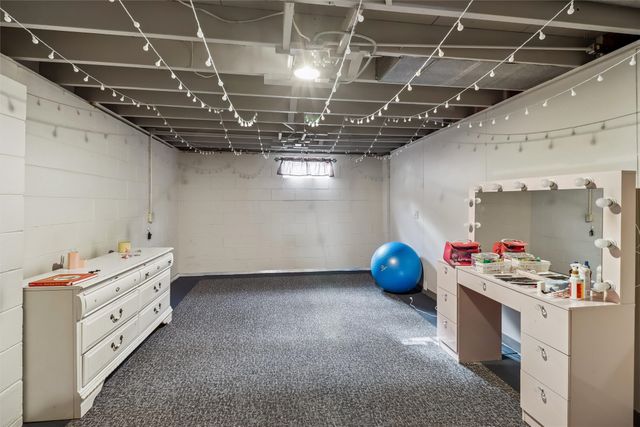 3922 E 26th Street, Des Moines, IA 50317