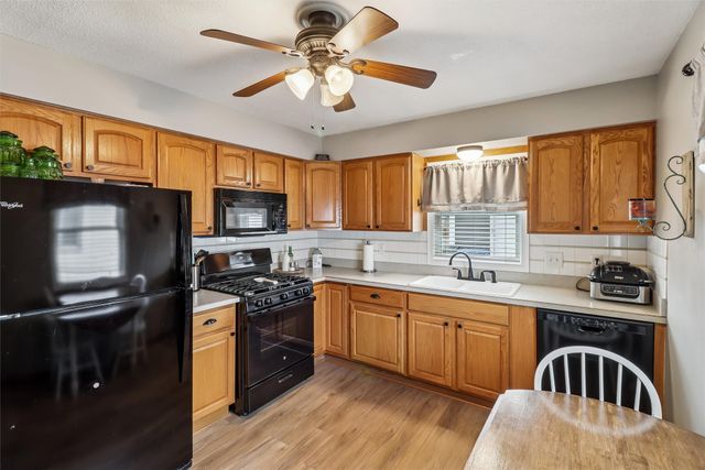 3922 E 26th Street, Des Moines, IA 50317