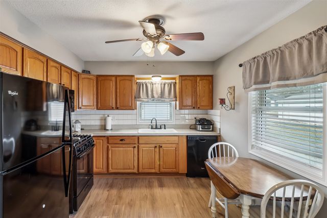 3922 E 26th Street, Des Moines, IA 50317