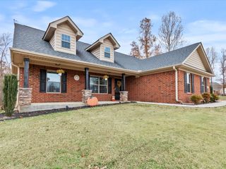 9 Villa Cir, Fayetteville, TN 37334