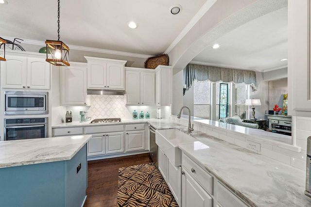 2813 Shadow Woods Court, Houston, TX 77043