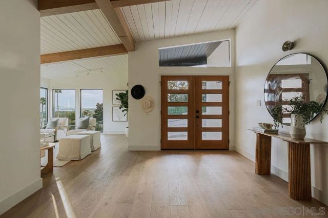 4985 Pacifica Dr, San Diego, CA 92109