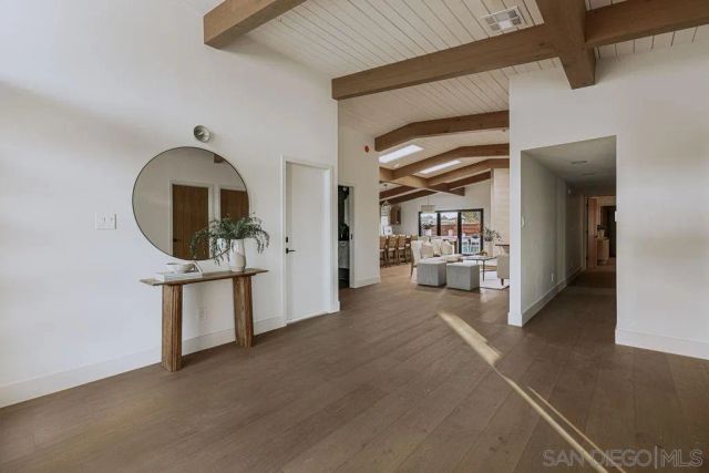 4985 Pacifica Dr, San Diego, CA 92109