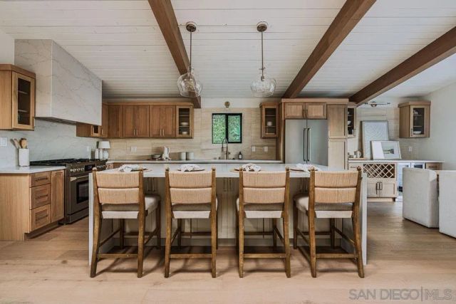 4985 Pacifica Dr, San Diego, CA 92109