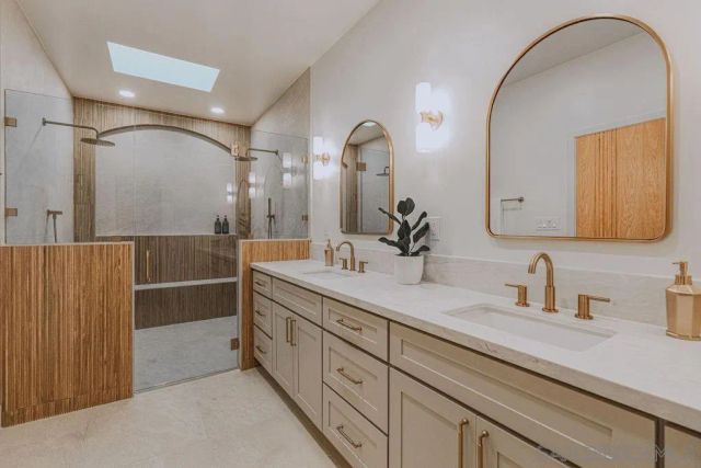 4985 Pacifica Dr, San Diego, CA 92109