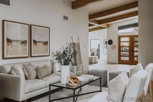 4985 Pacifica Dr, San Diego, CA 92109